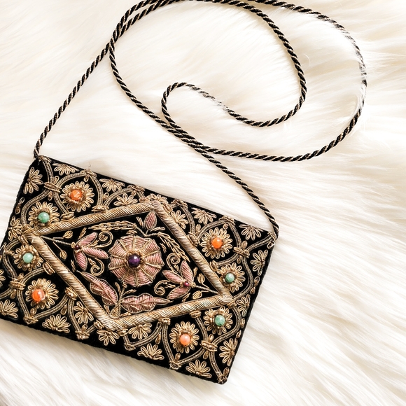 Vintage Handbags - Vintage Embroidered Precious Stones Purse